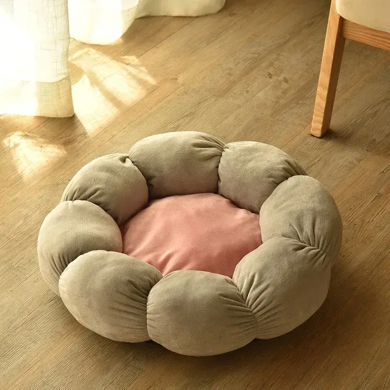 Thumbnail: Comfortable Sleep Pet Bed Unique Flower-Shaped 