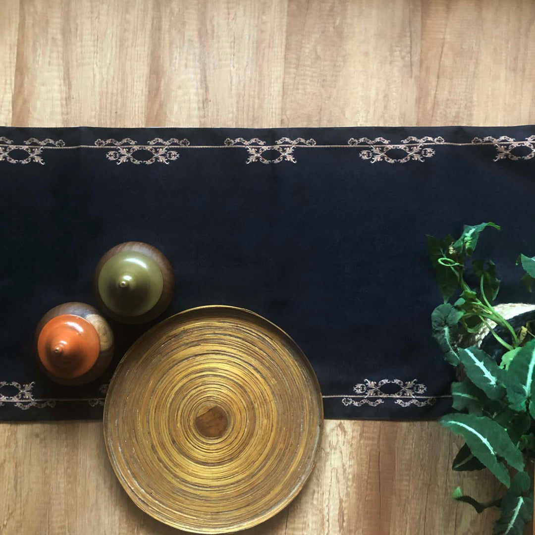 BW Classic (reversible) table runner