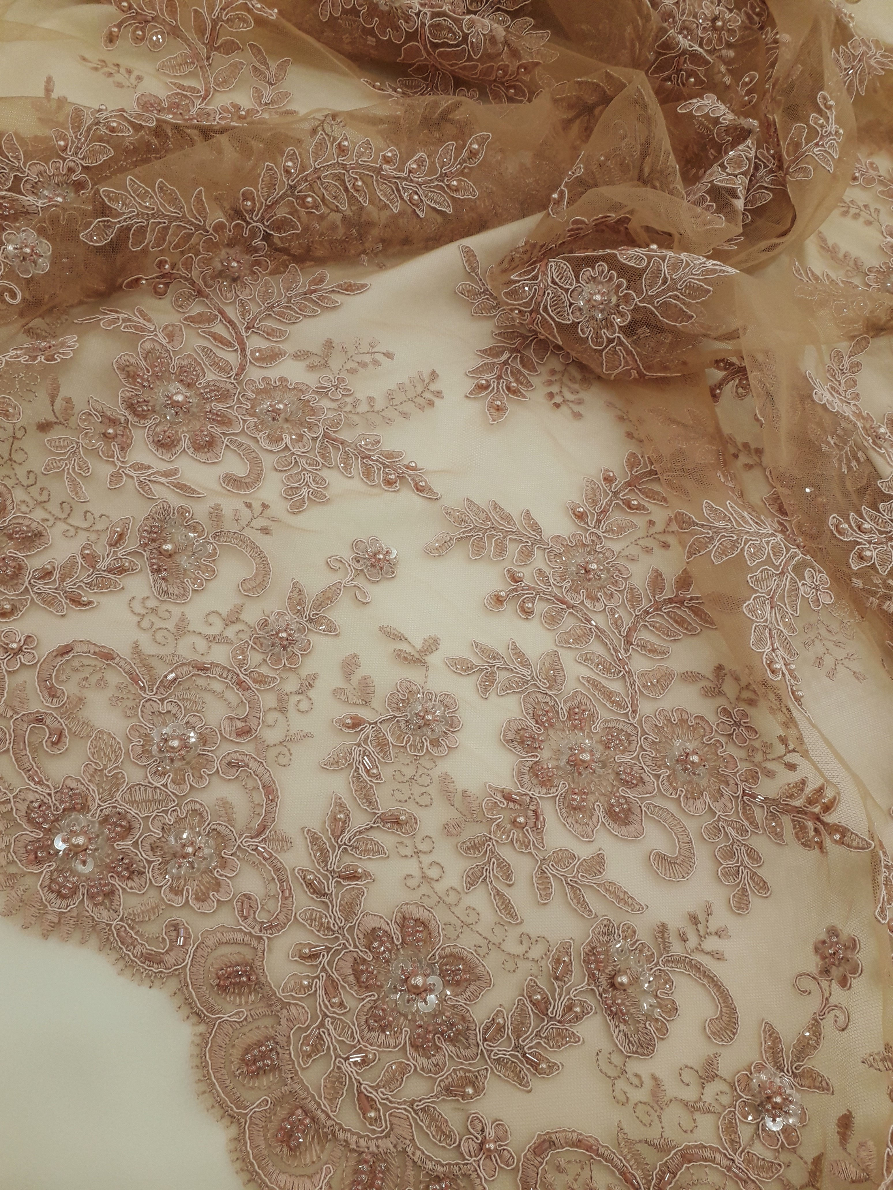 вышивка на сетке