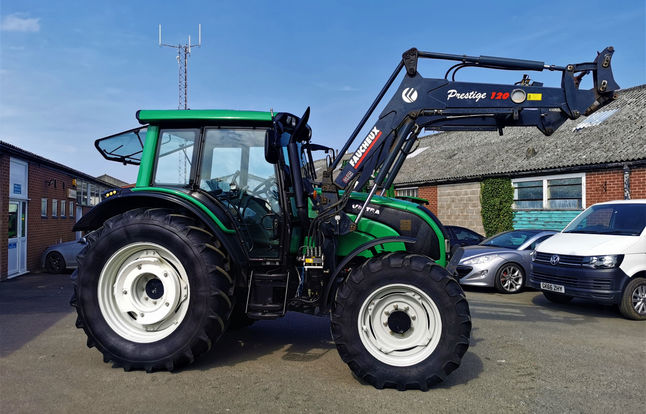VALTRA N101 (Green) Phoenix Euro Tractors
