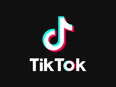 TikTok Estetiği: Tasarımın Yeni Dili mi, Geçici Bir Moda mı ?