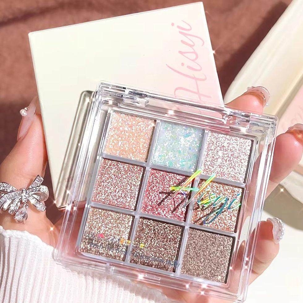 Thumbnail: Illuminated eyeshadow palette and eyeliner pen