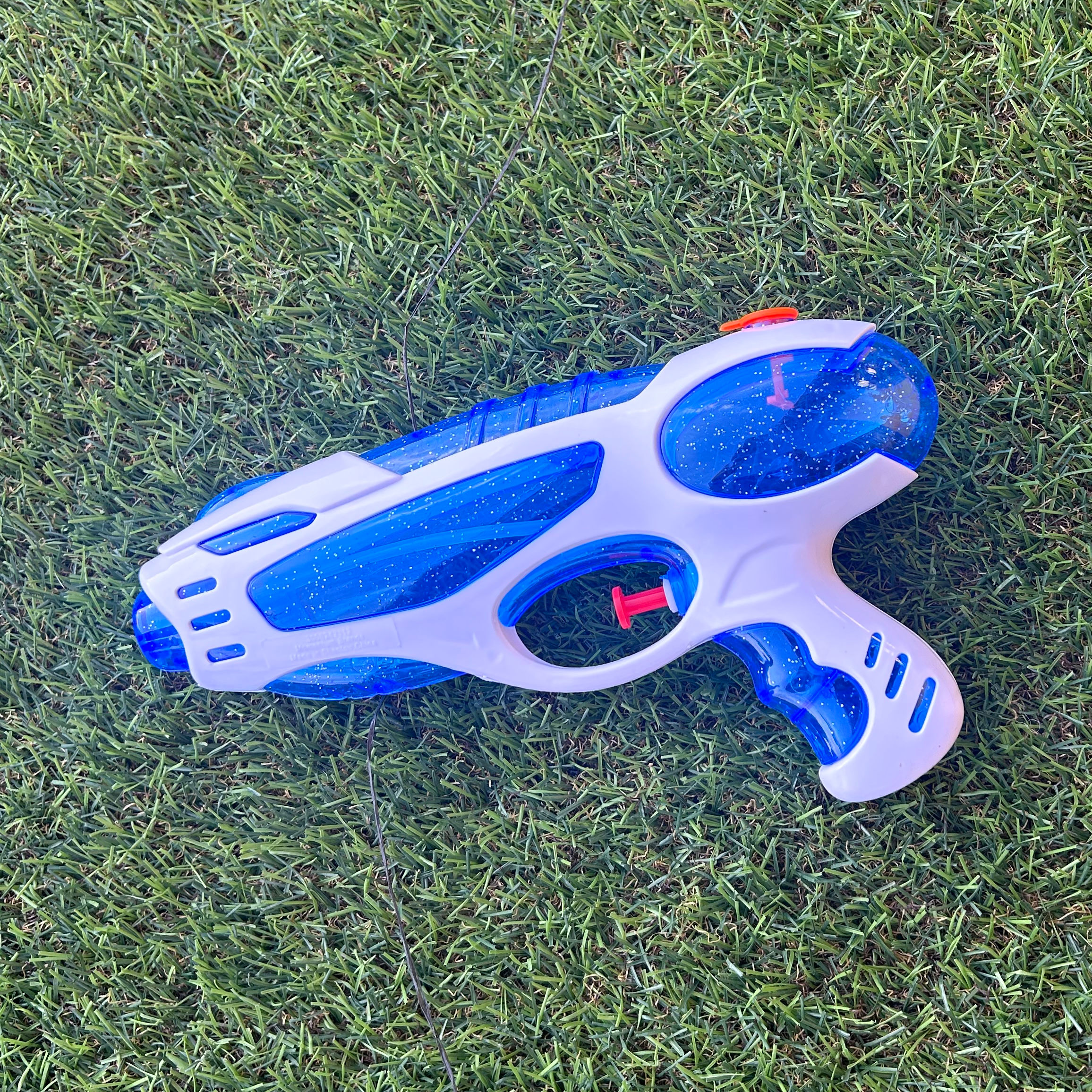 Փոքր ջրային զենք կապույտ