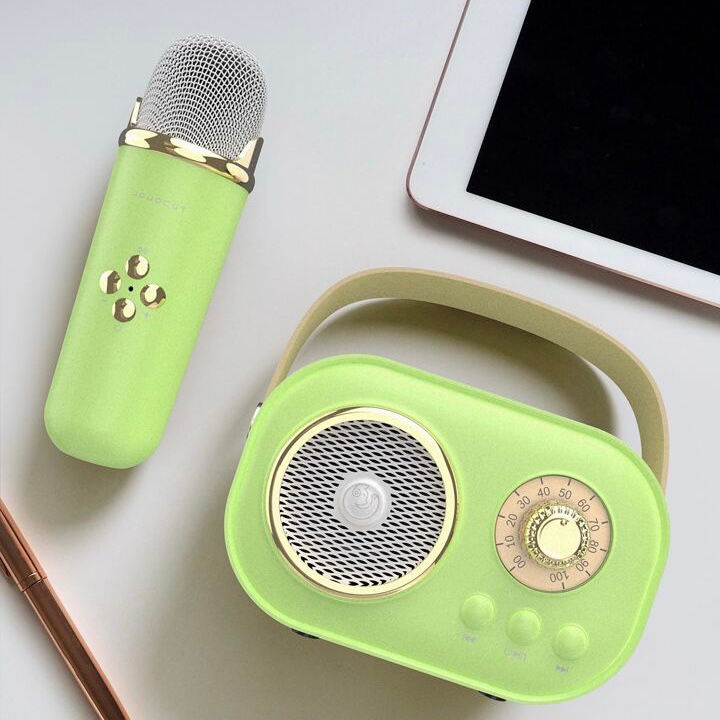 Ռետրո դինամիկ բարձրախոսով կանաչ