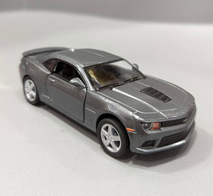 Մետաղյա մեքենա մոխրագույն Chevrolet Camaro 2014