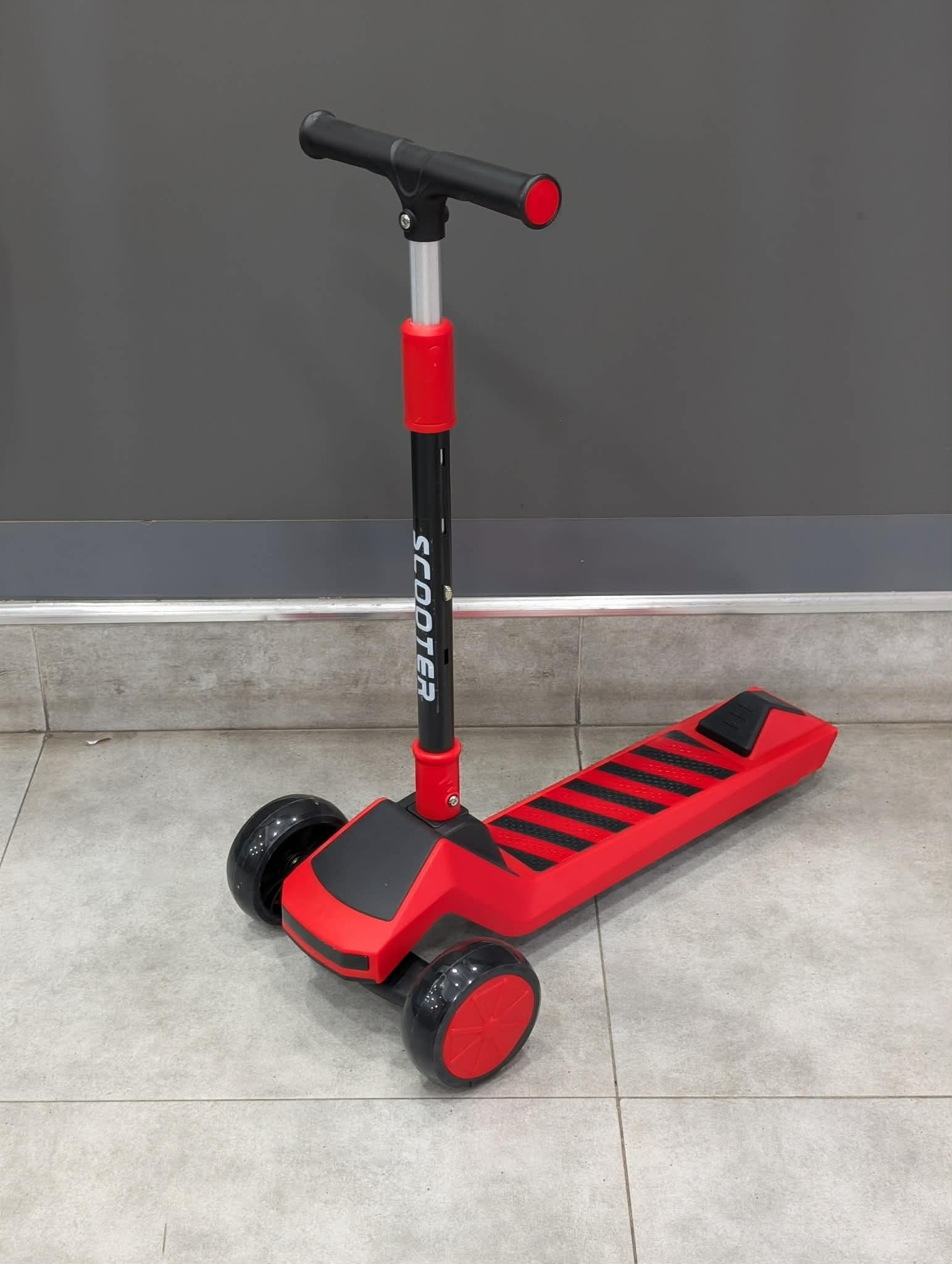 Ինքնագլոր🛴կարմիր CYBERTRACK