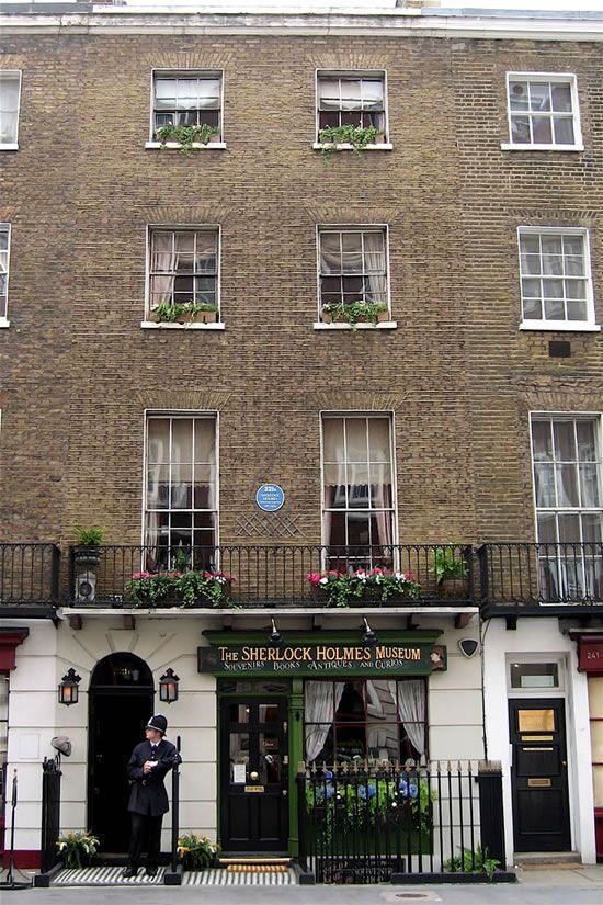 The Sherlock Holmes Museum, 221B Baker Street, London/ by ilgattonero.it