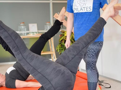 de lady of the House doet gewoon mee met Pilates