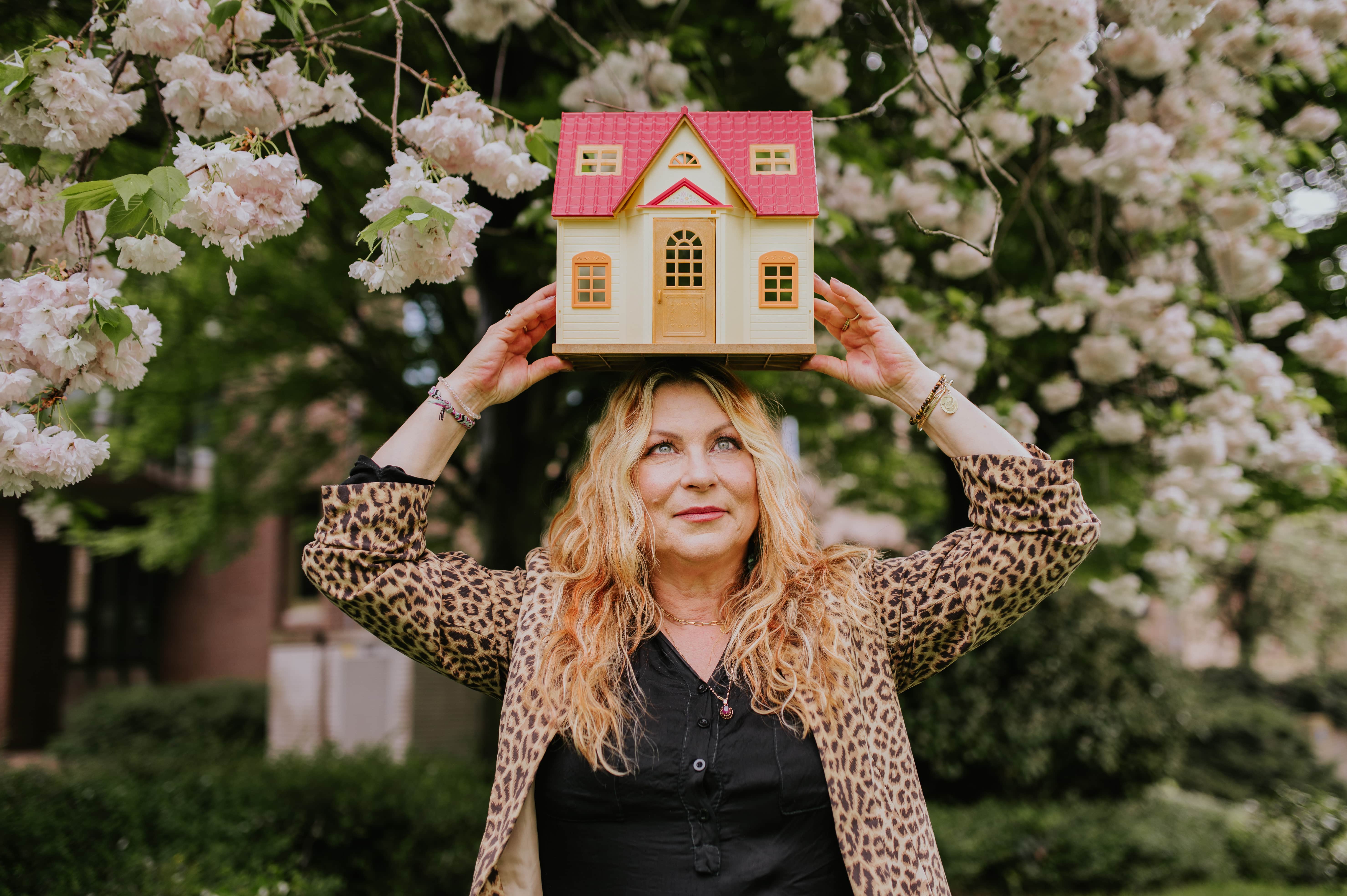 Lidia Janevski the lady of the House_House of Communications