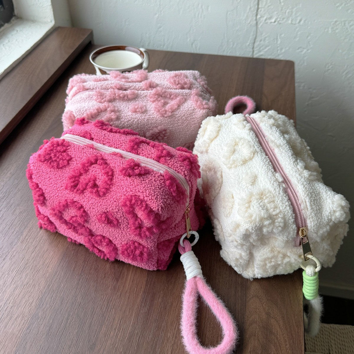 Plush Makeup Bags with Handle Soft Travel Cosmetic Storage Bag Portable Love Pri