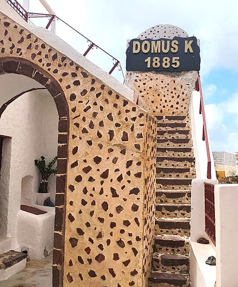 domus k 1885 upon entering the captains house in oia santorini