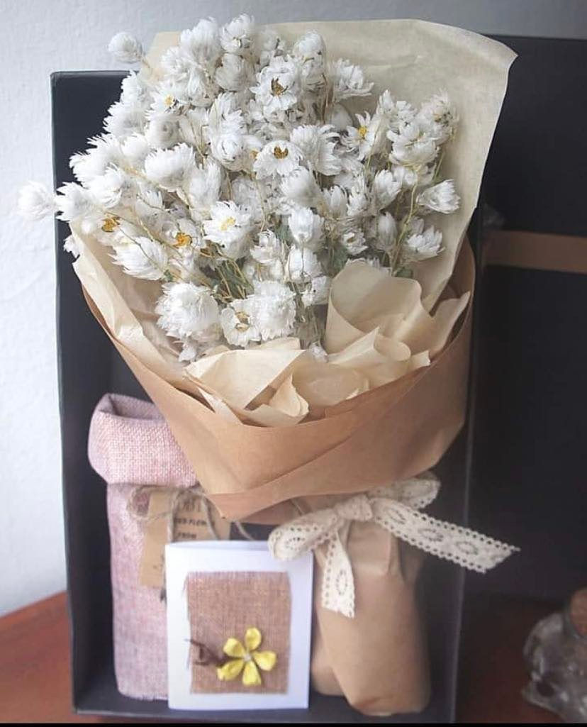Died Chrysanthemum Flower Bunch