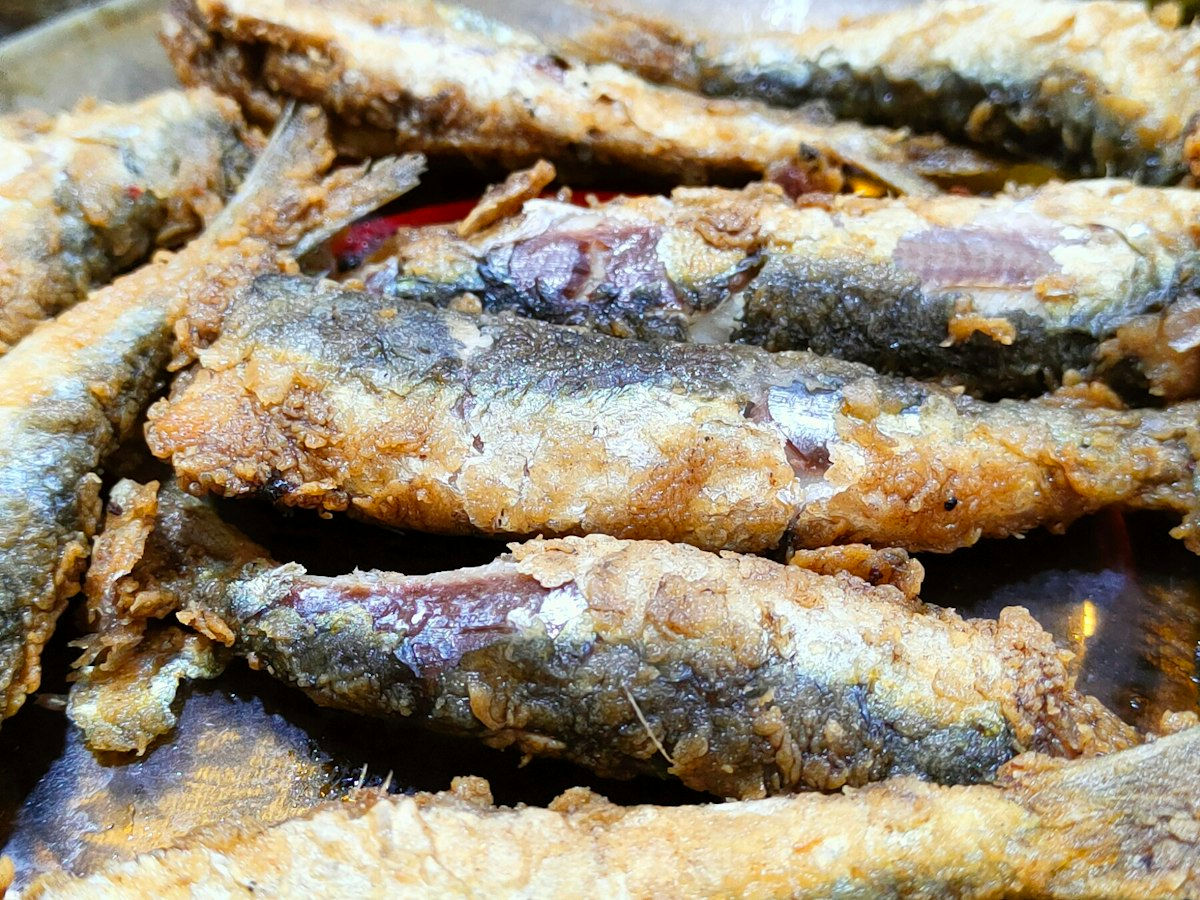 Chikwangue et poisson salé (photo d'illustration)