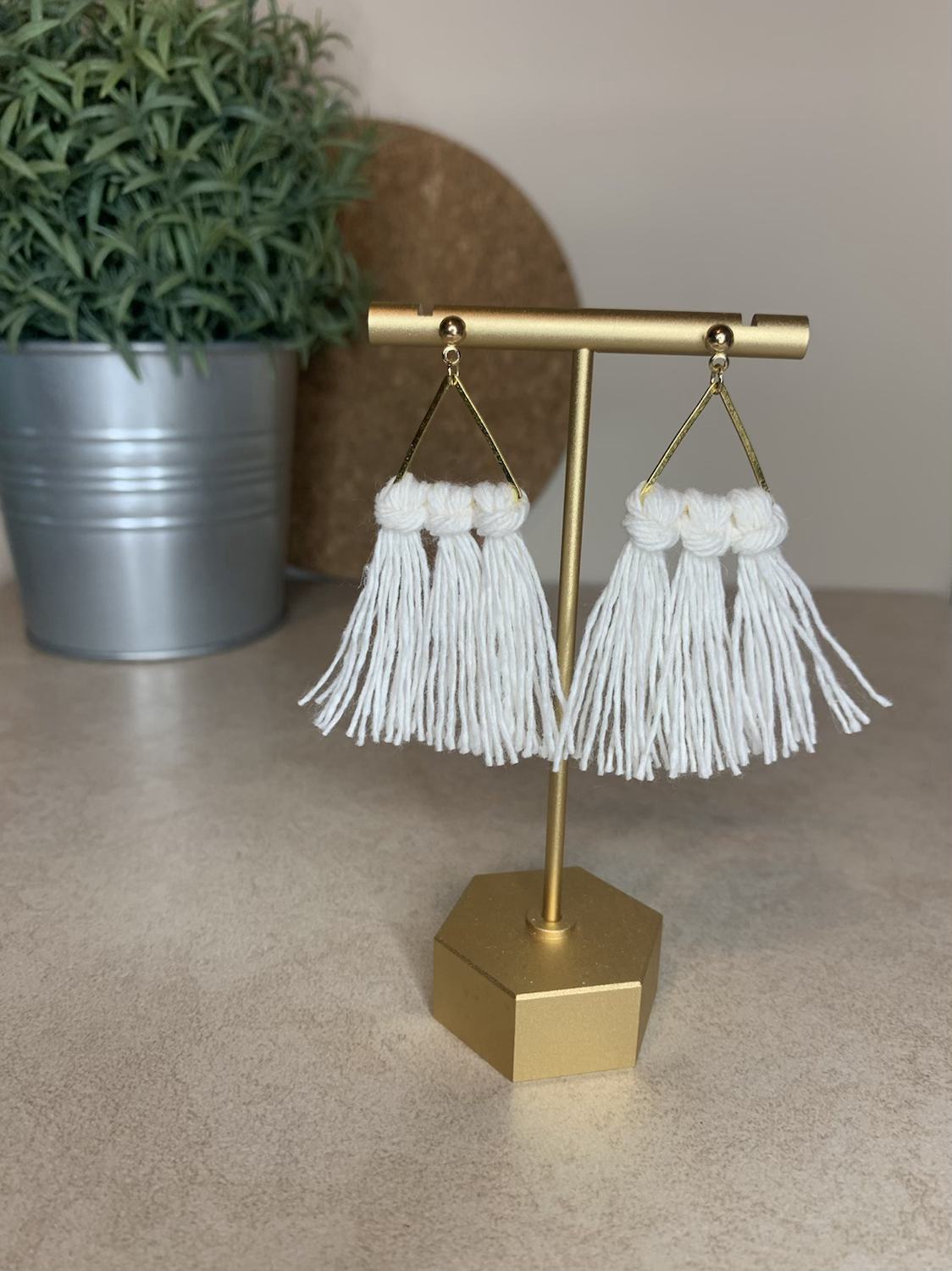 Delaney in Ivory- Gold