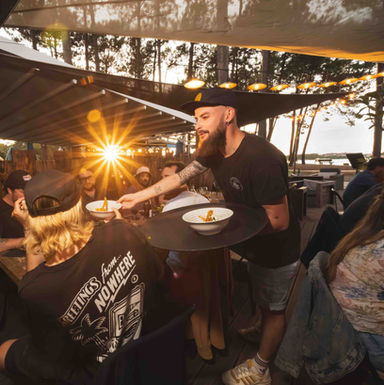 Photographie et vidéographie professionnelle de cuisine à Lyon et Les Arcs, capturant la beauté des plats gourmands, l'action des chefs cuisiniers, et l'ambiance des événements culinaires.
