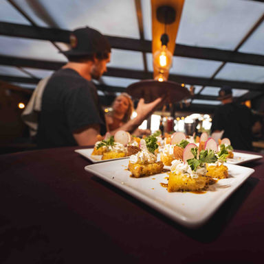 Photographie et vidéographie professionnelle de cuisine à Lyon et Les Arcs, capturant la beauté des plats gourmands, l'action des chefs cuisiniers, et l'ambiance des événements culinaires.

