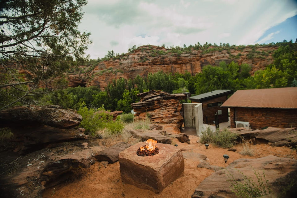 Fire pit area overlooking the canyon landscape at Cave Lakes.