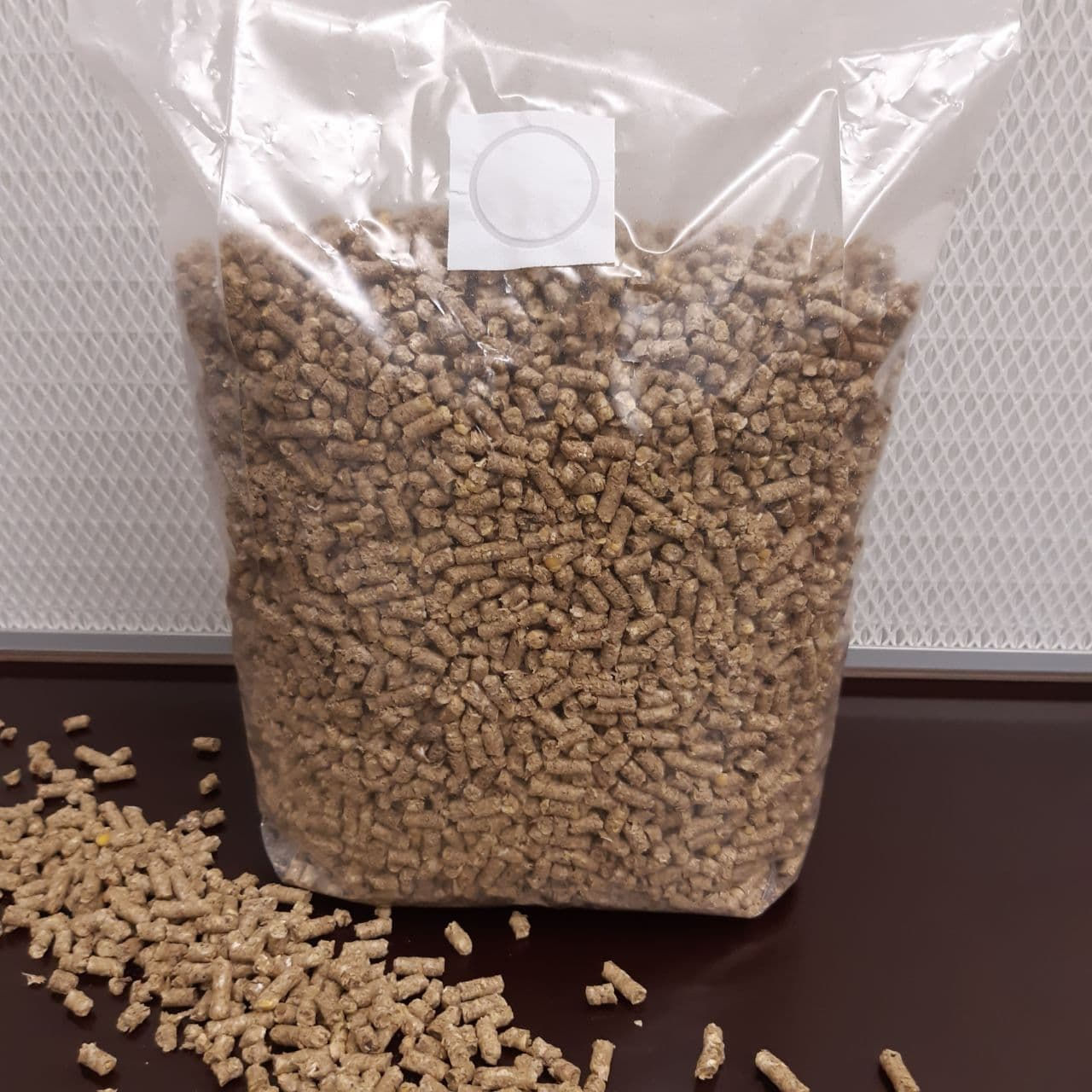 Sojaschalen Pellets im Beutel
