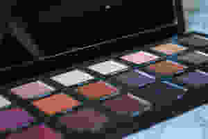 Urban decay born to run eye shadow palette