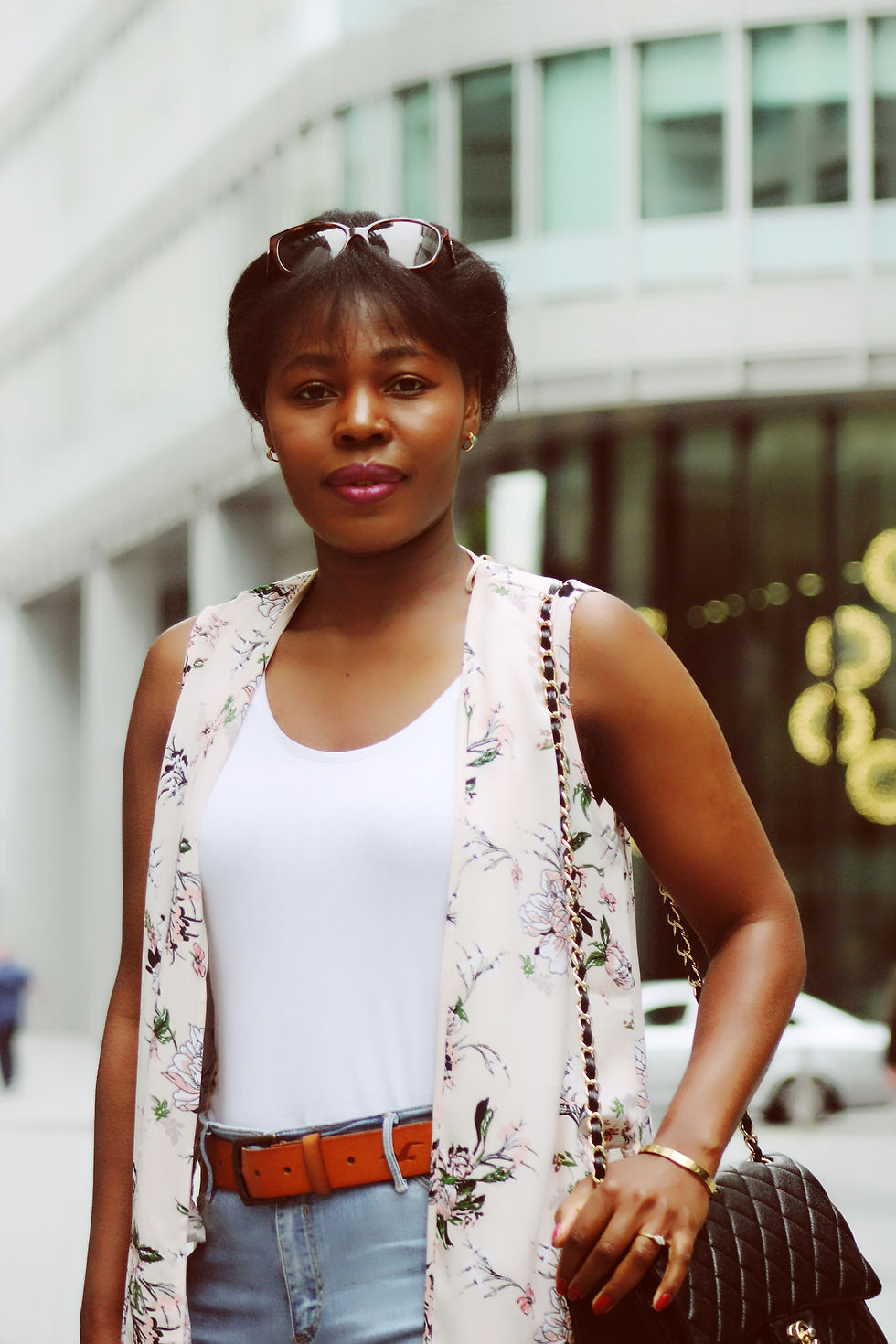 Picture of a black women wearing sunglasses