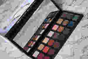 Urban decay born to run eye shadow palette