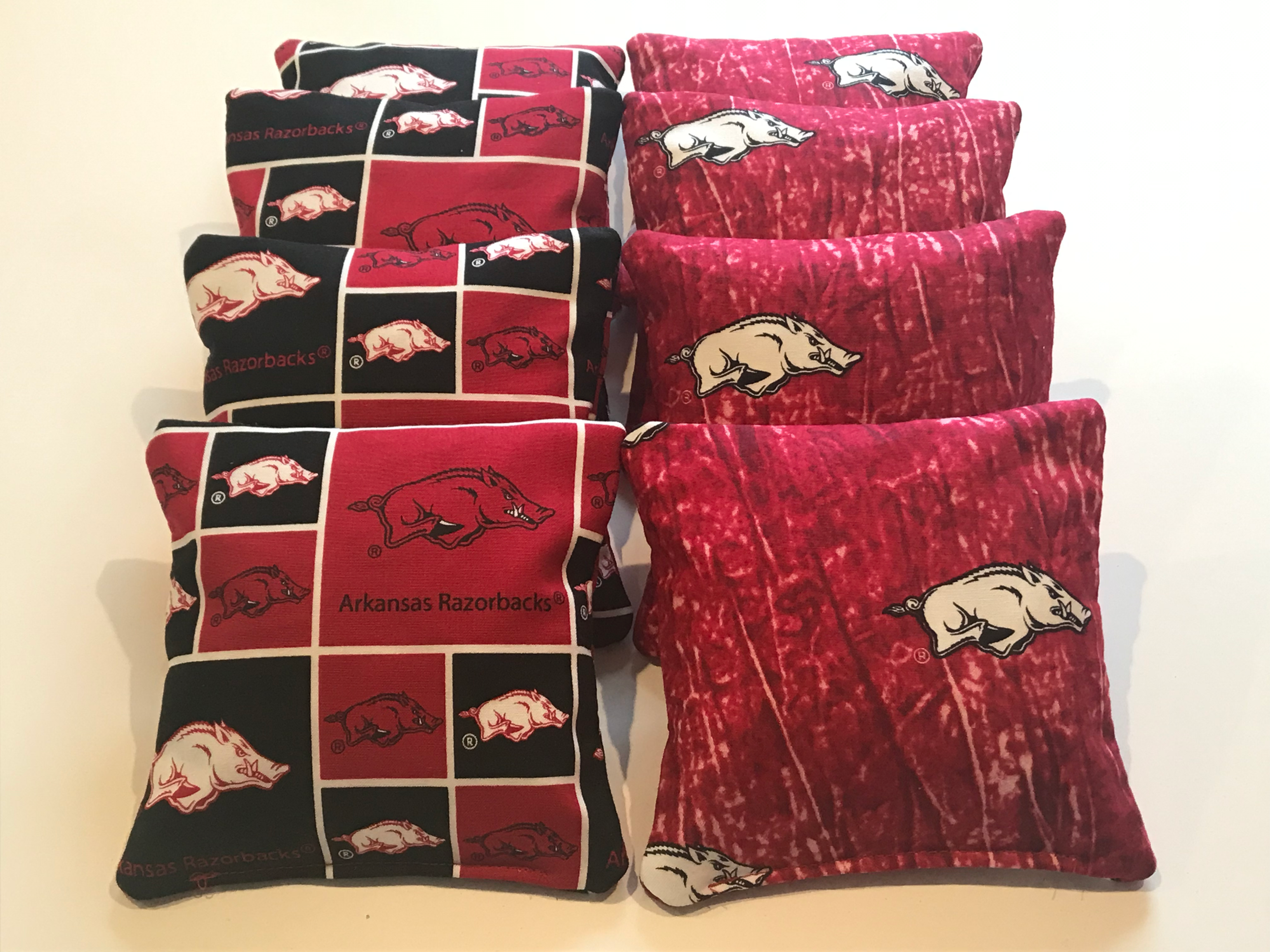 ARKANSAS RAZORBACKS CORNHOLE BAGS