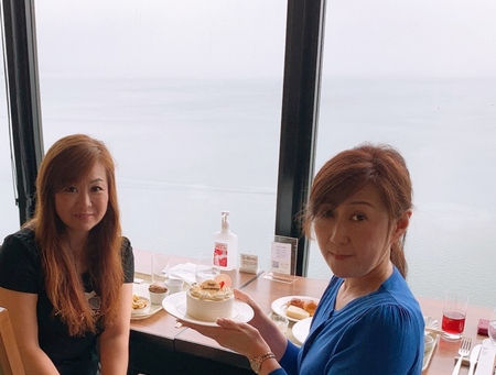 卒業生　森川舞さんお誕生会。女神フレイアエナジーカード売れてます(^^)