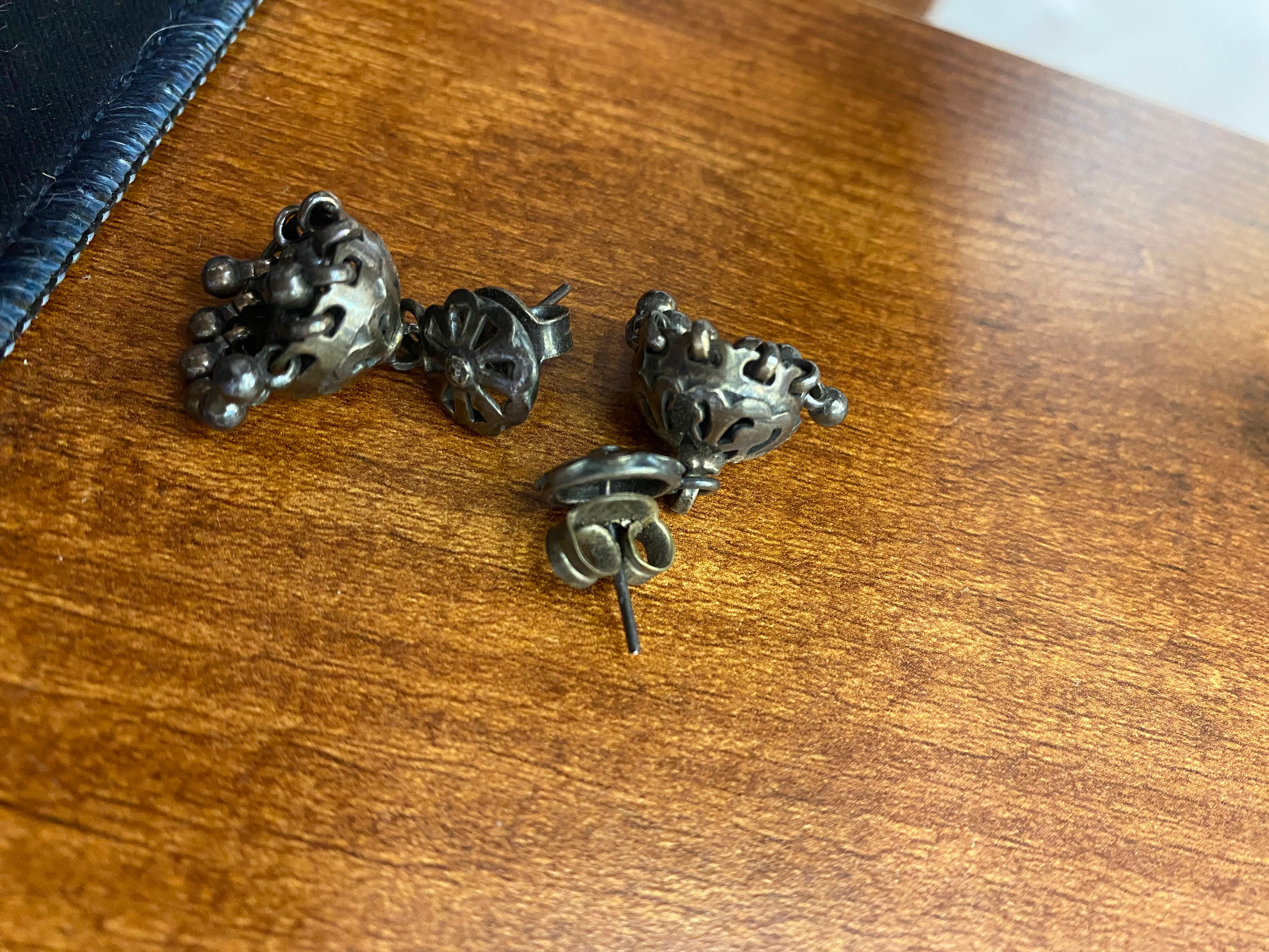 Silver Jhumki/ Earnings