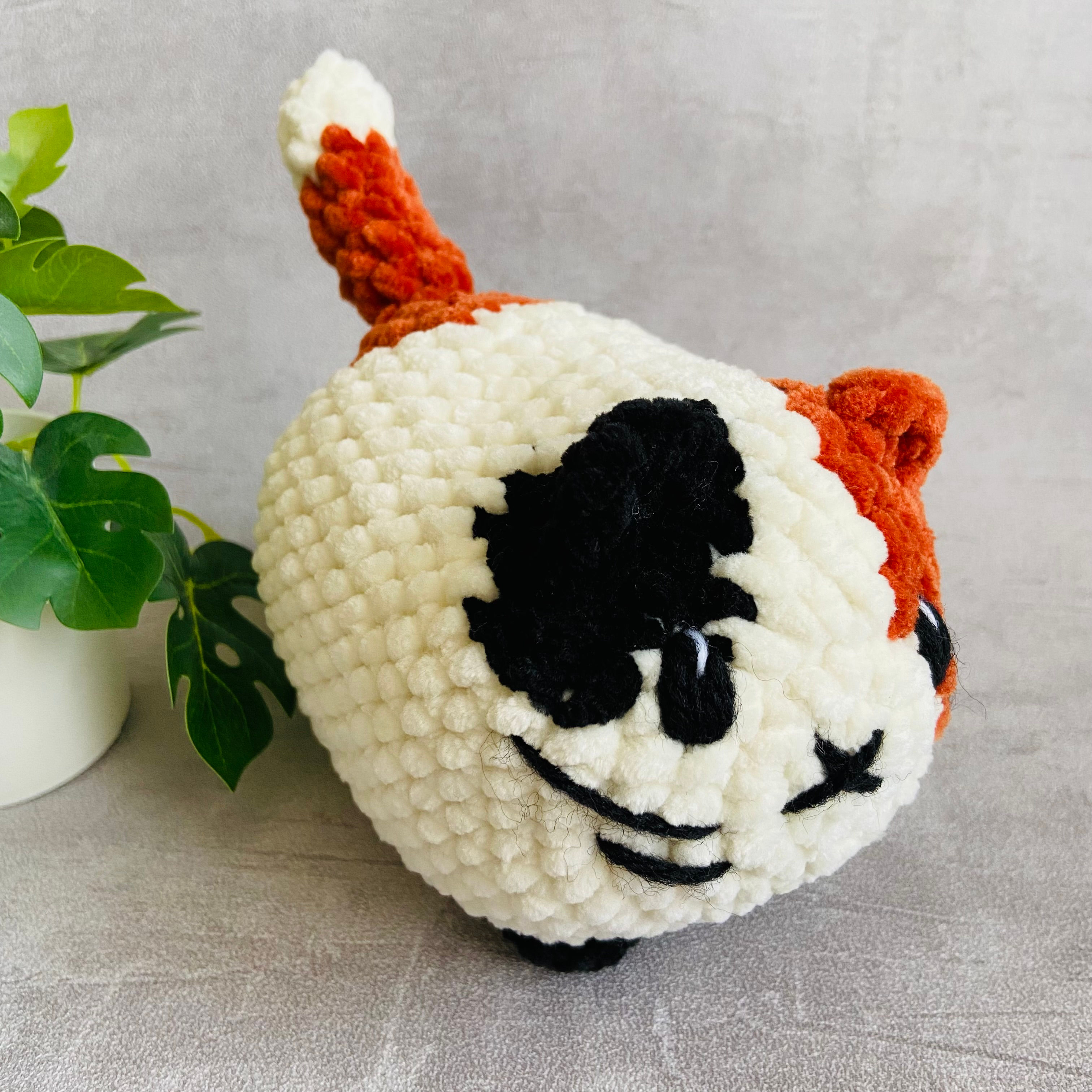 Peluche chat calico au crochet