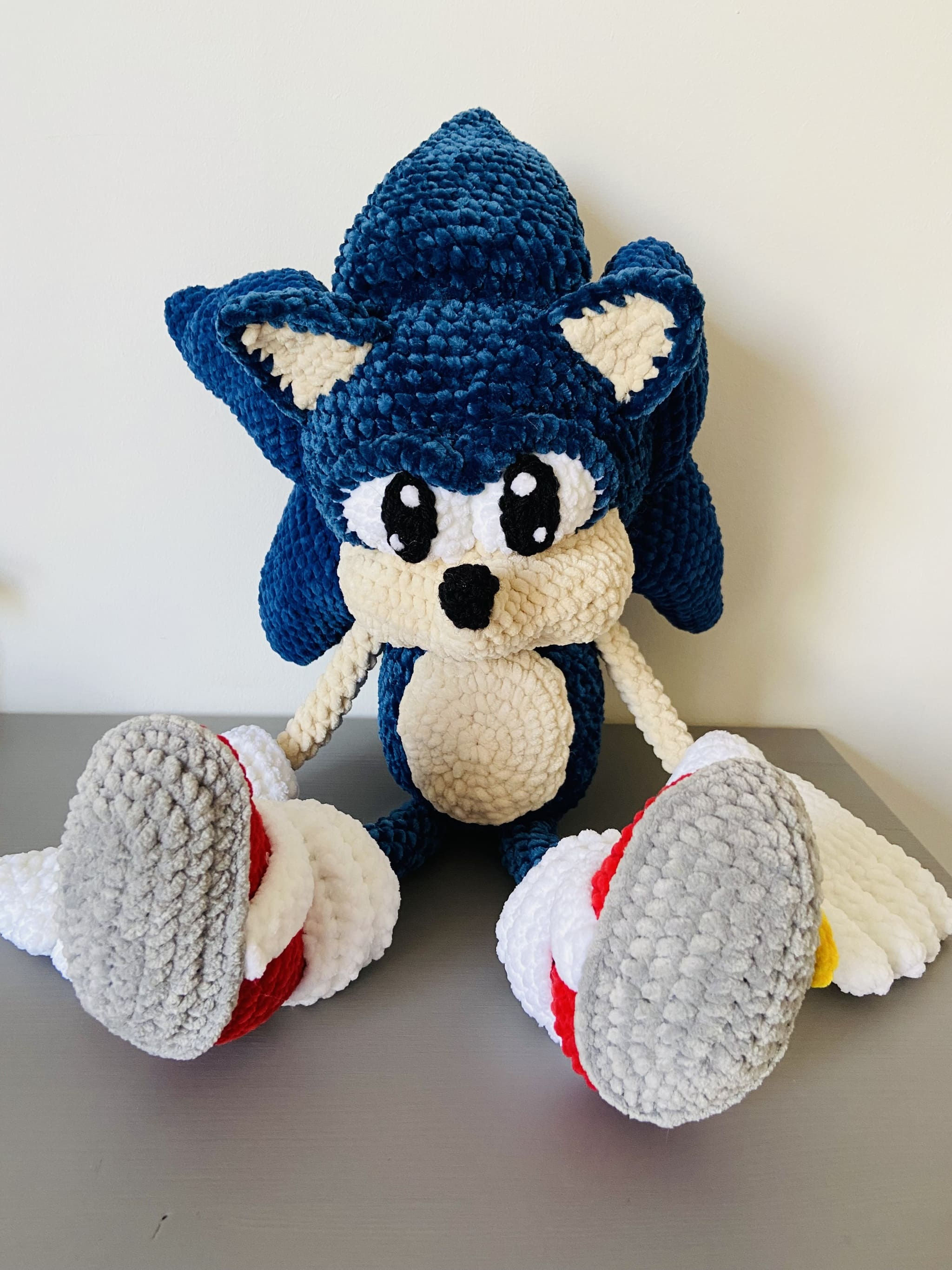 Hérisson bleu assis inspiration jeu vidéo