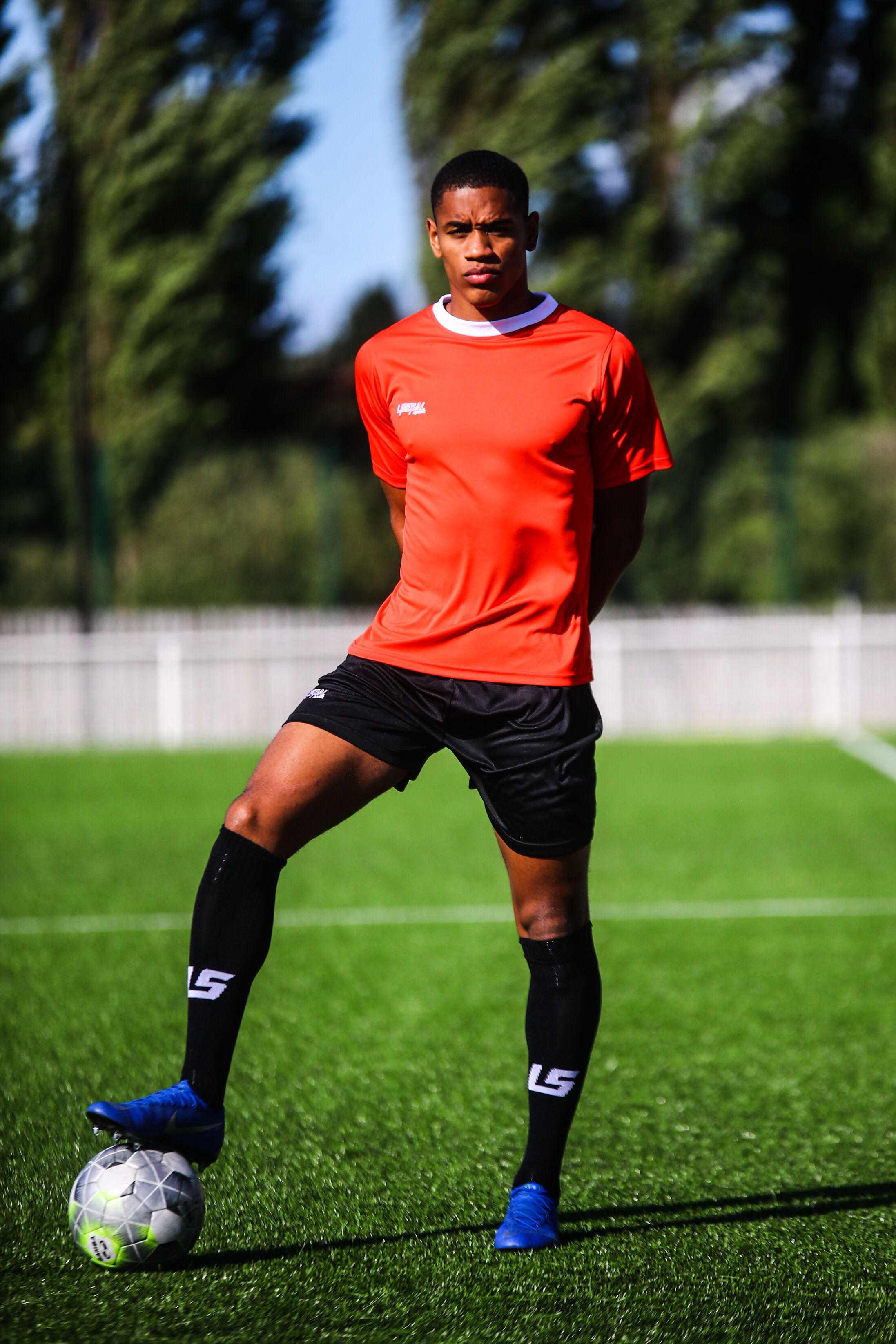 ESSENTIAL MATCH KIT 1.0 - RED/WHITE