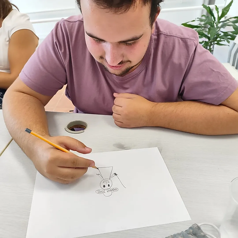 🎨Nuestros chicos-as de Apprende Benalmádena, están muy contentos con sus clases de Escult