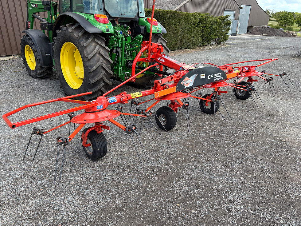 Thumbnail: 2009 Kuhn GF502 Four Rotor Tedder