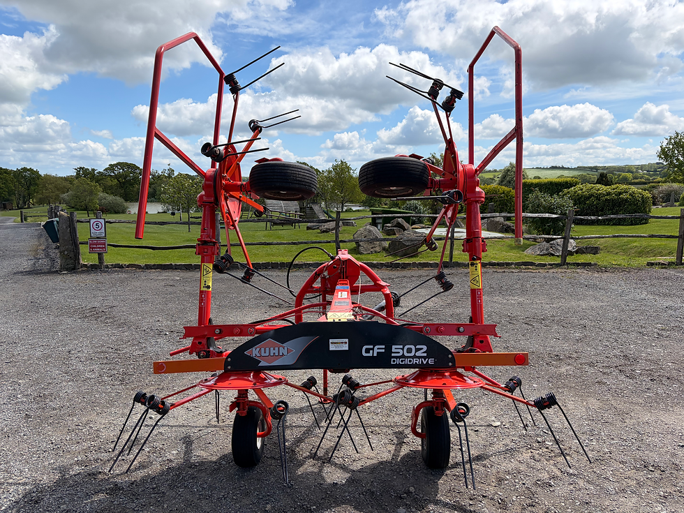 Thumbnail: 2009 Kuhn GF502 Four Rotor Tedder