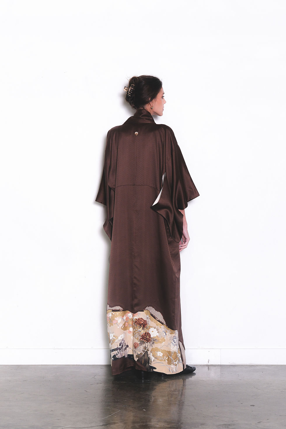 Thumbnail: Japanese Brown Kimono with Flowers Print
