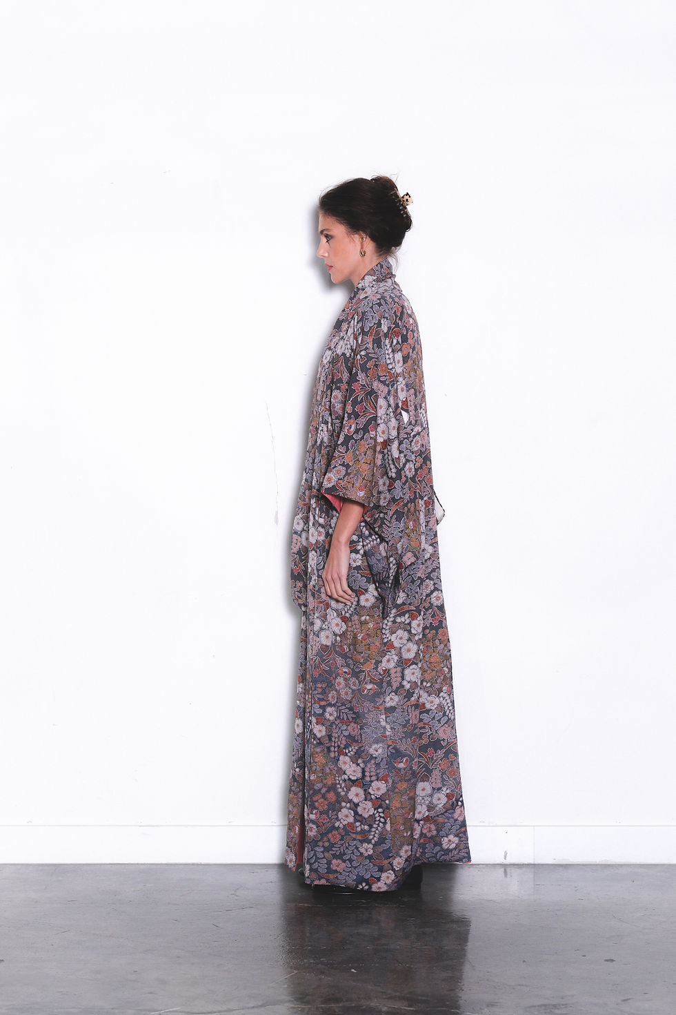 Thumbnail: Japanese Kimono with Floral Print