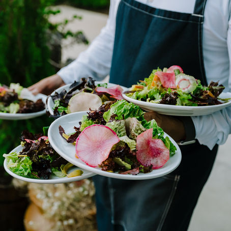 How to Time the Flow of Food at Your Holiday Party