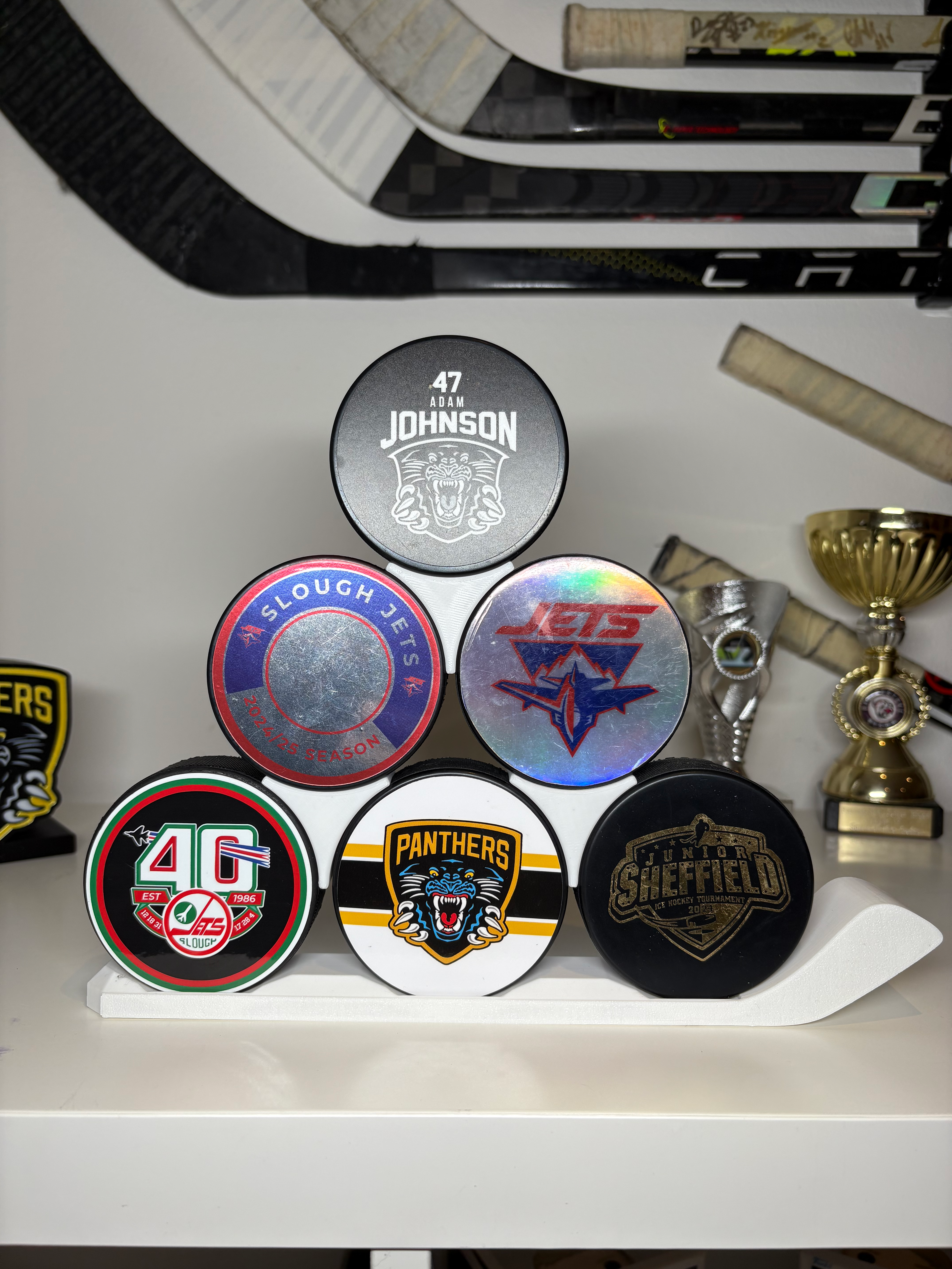Stick 6 Puck Display