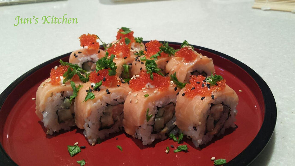 salmon sushi roll