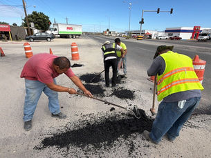 Refuerza Ayuntamiento de Los Cabos trabajos de bacheo en puntos estratégicos