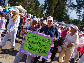 Reúne Rocío Pegueros a más de 280 adultos mayores en caminata por la salud