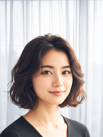 くせ毛を活かしたミディアムヘア、神戸市中央区30代女性