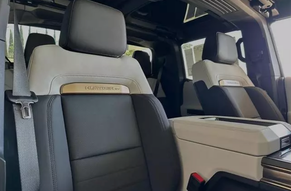 섬네일: 2025 Hummer EV 2X SUT