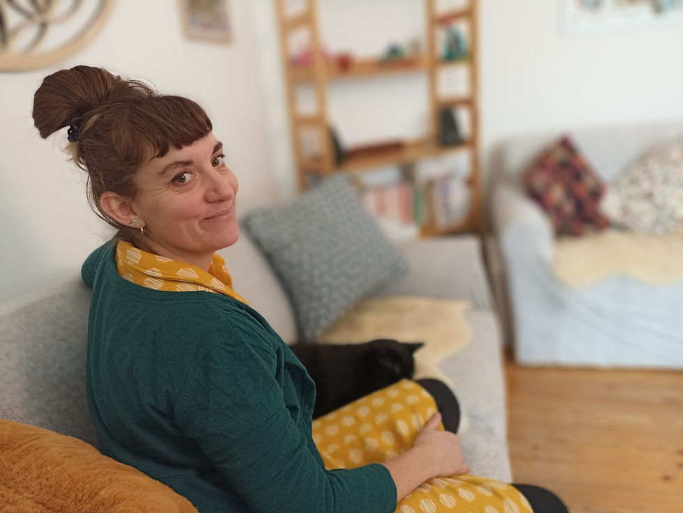 photo d'Alice Milants dans son lieu de consultation