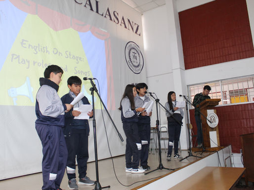 Inglés en el escenario, roles y canciones.
