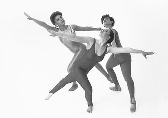 Photo by Eric Emmings 1988 BDT Ruthy, Madelyn and Santos.jpg