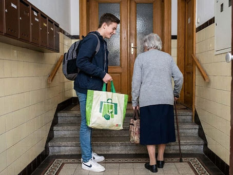 Seniors de Metz ! Recevez de l'aide au quotidien et un complément de revenus grâce à la cohabitation intergénérationnelle.