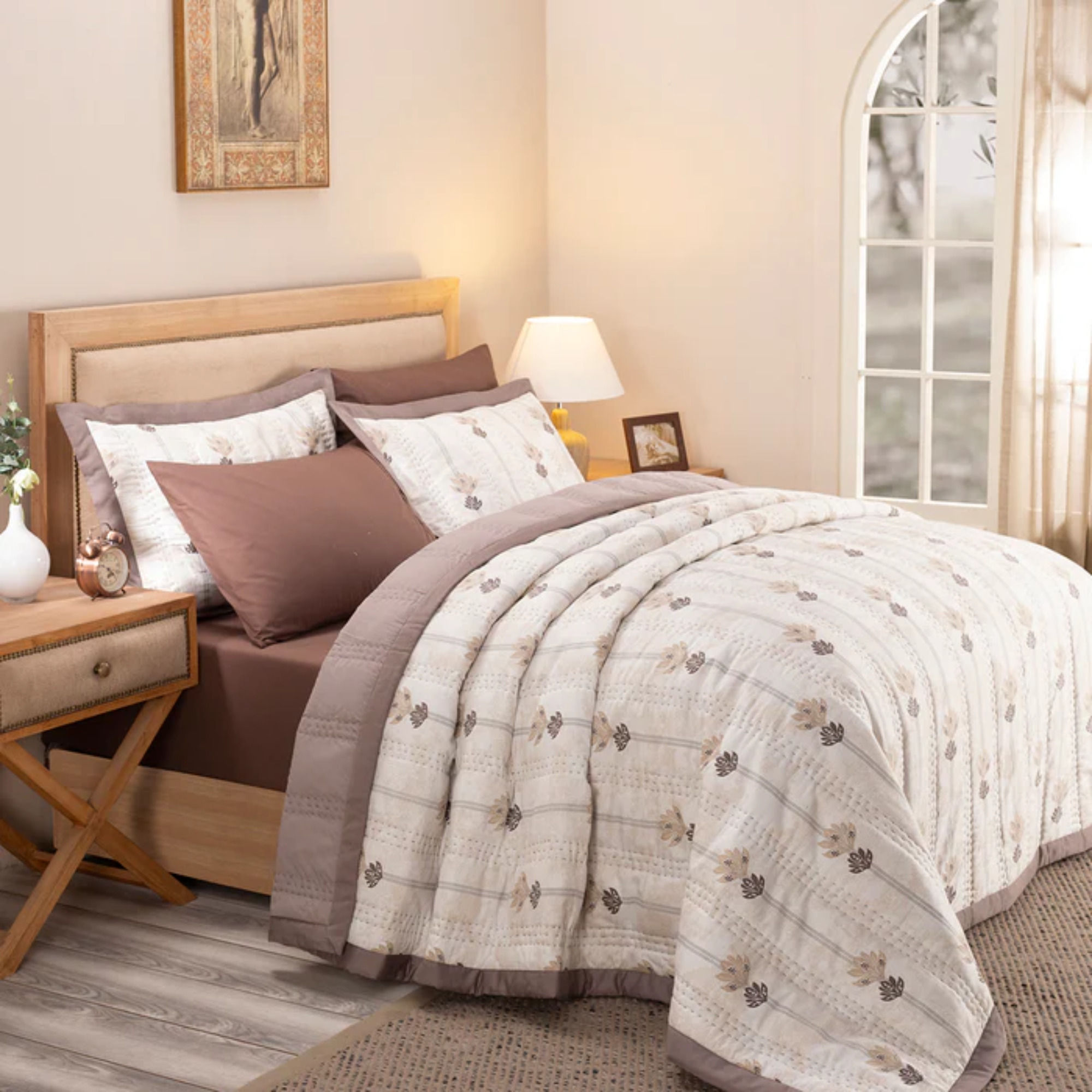 Tradition Water Lily Neutral Quilt