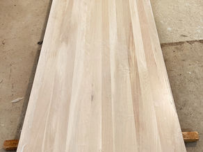 Spárovky dub: Jak se vyrábí dubové desky a proč jsou ideální pro výrobu stolů a konferenčních stolků