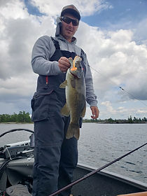 how to catch fish, how do you catch a fish, smallmouth bass on shadzilla jr, let the fish tell you how to catch them